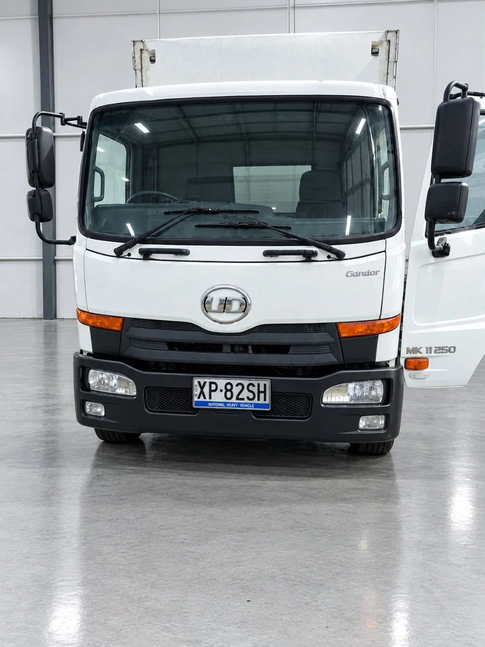 UD Curtainsider